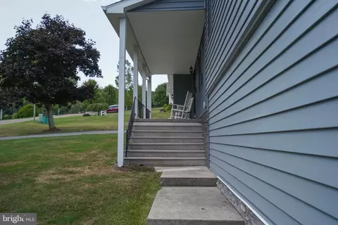 Exterior - 208 Drane Dr, Accident, MD 21520 photo 7 of 10