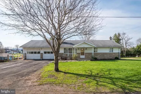 501 Spruce St, Mountain Lake Park, MD 21550