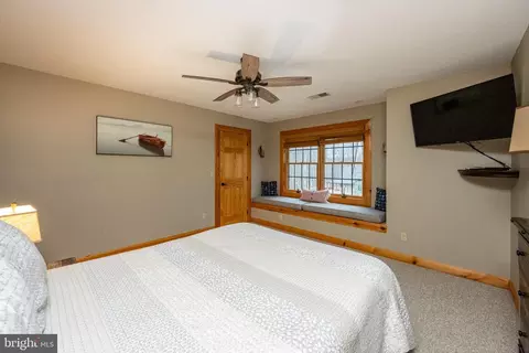 Bedroom - 360 Biltmore Vw, Mc Henry, MD 21541 photo 11 of 16