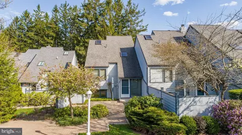 5 Arrowhead Ln #5, Oakland, MD 21550