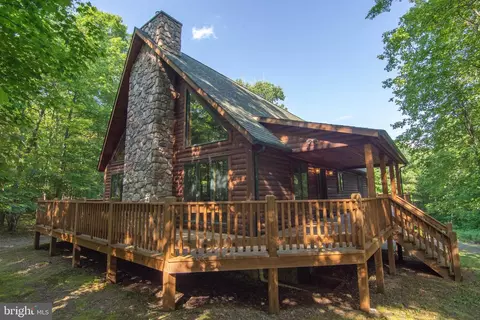 710 Hunters Ridge Dr, Oakland, MD 21550