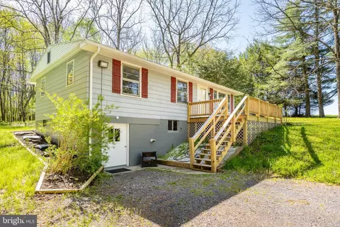 422 Underwood Rd, Oakland, MD 21550