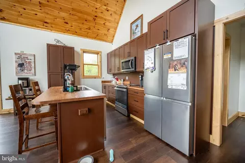 Kitchen - 120 Daisy Dr, Mc Henry, MD 21541 photo 3 of 4