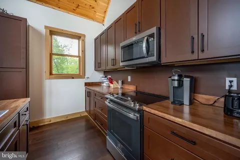 Kitchen - 120 Daisy Dr, Mc Henry, MD 21541 photo 2 of 4