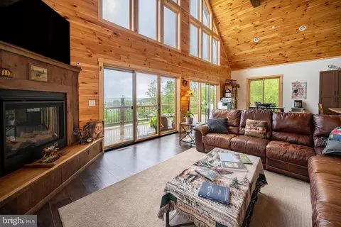 Living - 120 Daisy Dr, Mc Henry, MD 21541 photo 2 of 2