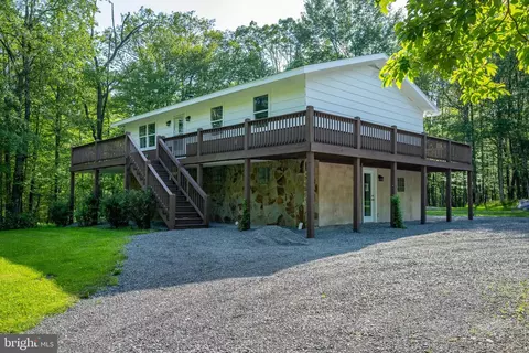 17 Driftwood Ln, Oakland, MD 21550