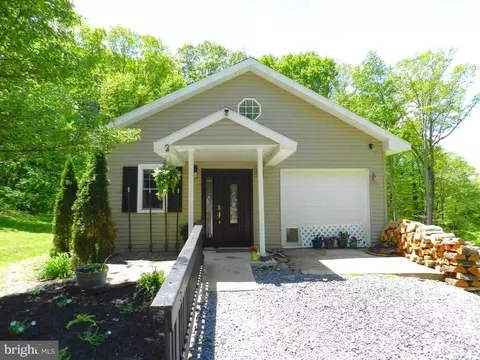 407 Valley View Ln, Frostburg, MD 21532
