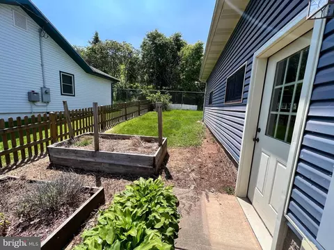 Exterior - 520 Marsh Hill Rd, Mc Henry, MD 21541 photo 4 of 6