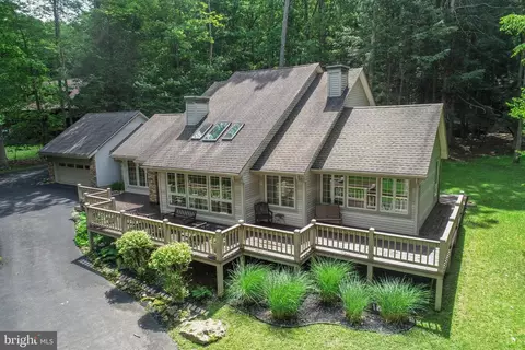 1006 Lake Shore Dr, Oakland, MD 21550