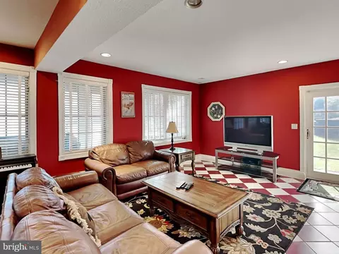 Living - 3067 Shingle Camp Rd, Mc Henry, MD 21541 photo 3 of 4