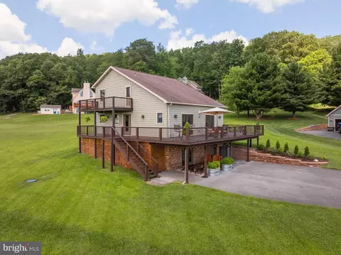 94 Meadow Ct, Oakland, MD 21550