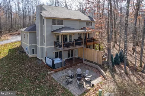 307 Winding Trail Ln #12B, Oakland, MD 21550