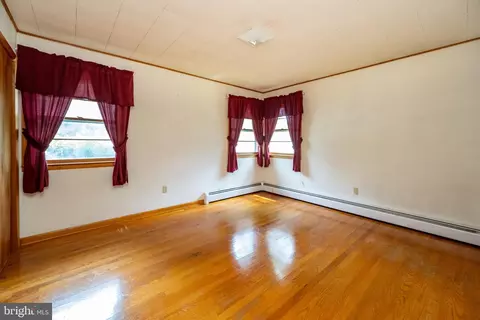 723 E Oak St, Oakland, MD 21550 photo 22