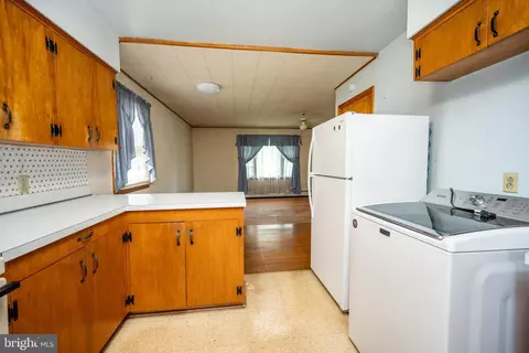 723 E Oak St, Oakland, MD 21550 photo 10