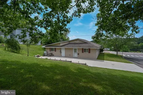 502 E Oak St, Oakland, MD 21550