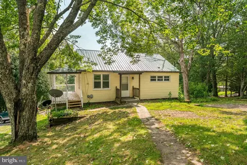 110 W Pennington St, Oakland, MD 21550