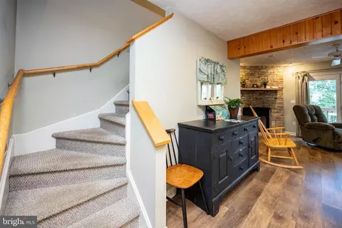 Entry Way - 257 Marsh Hill Rd #37, Mc Henry, MD 21541 photo 3 of 4