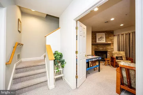 Entry Way - 257 Marsh Hill Rd #37, Mc Henry, MD 21541 photo 4 of 4