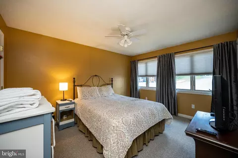 Bedroom - 257 Marsh Hill Rd #37, Mc Henry, MD 21541 photo 4 of 12