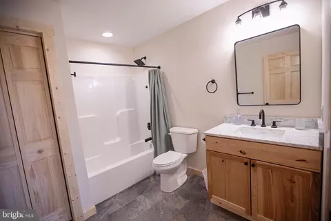Bath - 635 Biltmore Ridge Trl, Mc Henry, MD 21541 photo 1 of 2