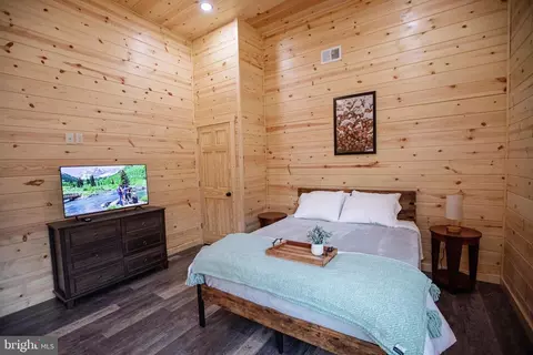 Bedroom - 635 Biltmore Ridge Trl, Mc Henry, MD 21541 photo 1 of 18