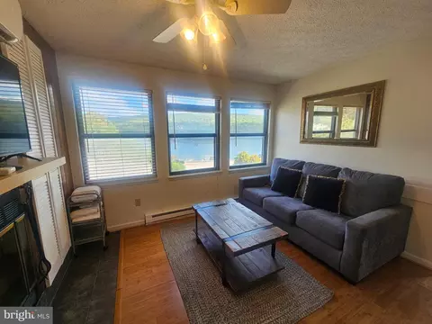 36 Jeffrey Ln #6A, Oakland, MD 21550
