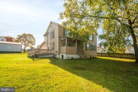 102 Roanoke Ave, Oakland, MD 21550