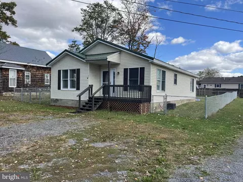 210 Seneca Ave, Oakland, MD 21550