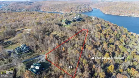 123 Mountainview Ct, Oakland, MD 21550