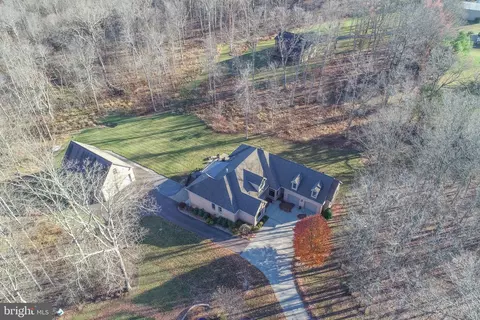 1001 Sutter Ln, Oakland, MD 21550