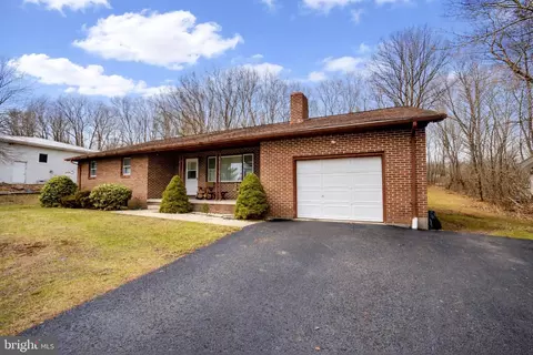 143 Manor Dr, Oakland, MD 21550