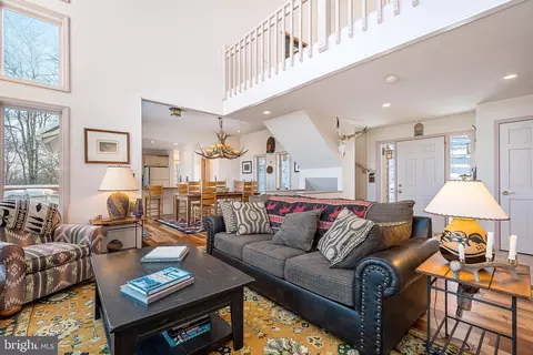 Living - 164 Grandview Dr, Oakland, MD 21550 photo 2 of 7