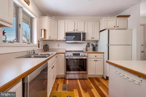 Kitchen - 164 Grandview Dr, Oakland, MD 21550 photo 1 of 3