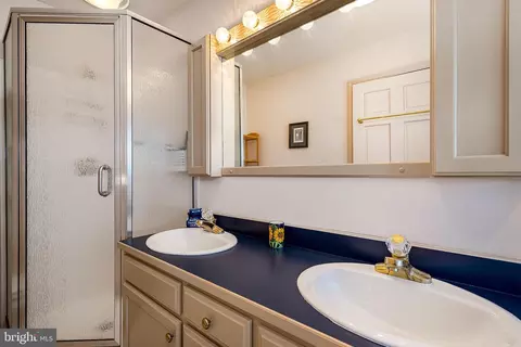 Bath - 164 Grandview Dr, Oakland, MD 21550 photo 3 of 4