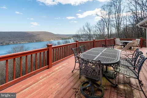 Exterior - 164 Grandview Dr, Oakland, MD 21550 photo 6 of 7