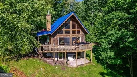 231 Santa Fe Trl, Oakland, MD 21550