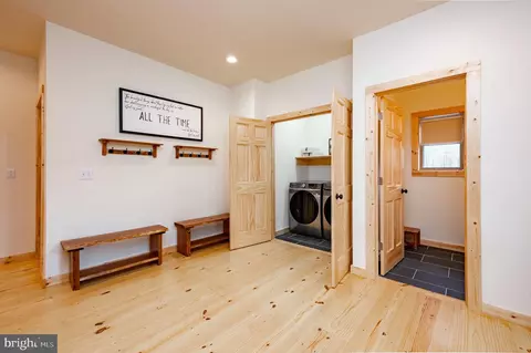 Entry Way - 36 Irwin Way, Mc Henry, MD 21541 photo 4 of 6