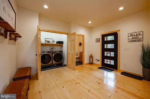 Entry Way - 36 Irwin Way, Mc Henry, MD 21541 photo 3 of 6