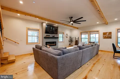 Living - 36 Irwin Way, Mc Henry, MD 21541 photo 2 of 2