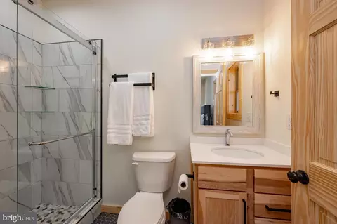Bath - 36 Irwin Way, Mc Henry, MD 21541 photo 4 of 7