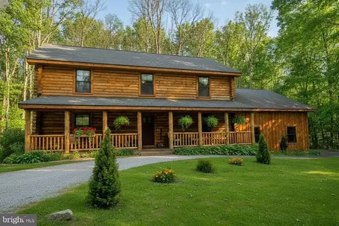 62 Whispering Pines Ln, Oakland, MD 21550