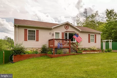 505 Southern Pines Dr, Oakland, MD 21550