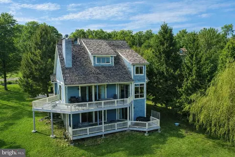 110 Highline Dr, Mc Henry, MD 21541