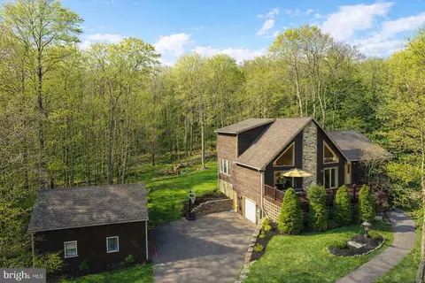891 Mountainview Dr, Oakland, MD 21550