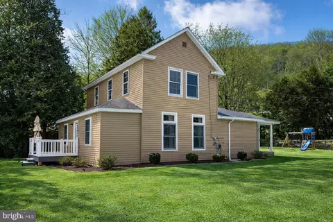 82 Railroad St, Grantsville, MD 21536
