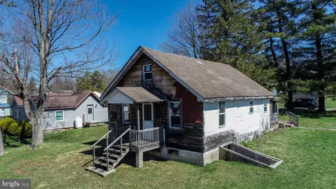 422 Maple Ave, Oakland, MD 21550