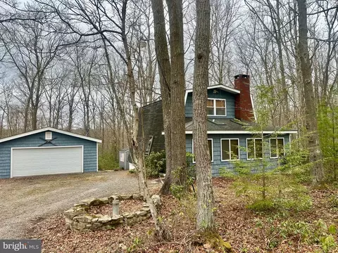552 Black Oak Dr, Oakland, MD 21550