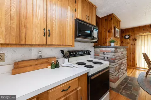 Kitchen - 682 Marsh Hill Rd, Mc Henry, MD 21541 photo 4 of 4