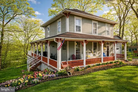 215 H St, Mountain Lake Park, MD 21550