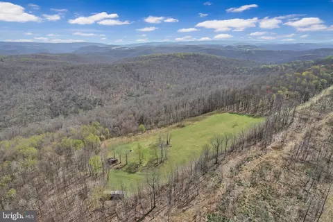 151 Middle Ridge Dr, Grantsville, MD 21536